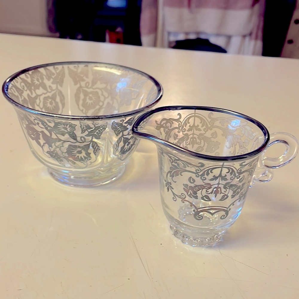 Creamer And Sugar Bowl set